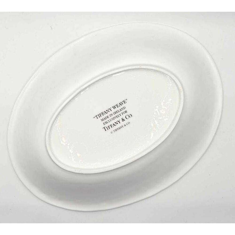 Tiffany & Co "Weave" white oval serving bowl - Made in Ireland - Picture 3 of 5